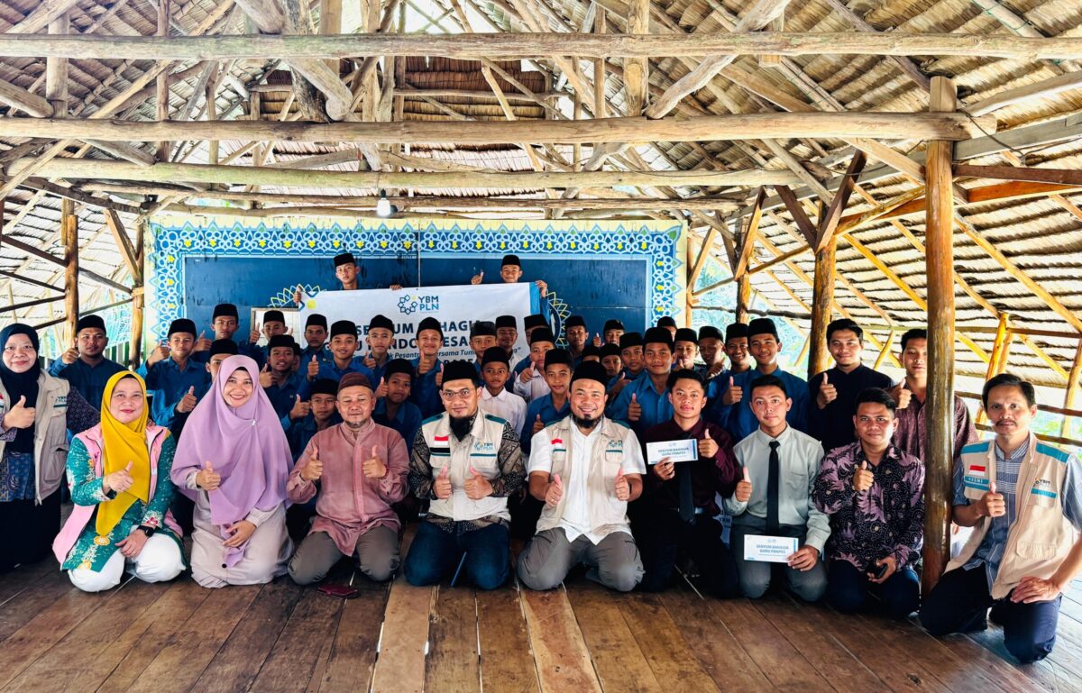 Semangat Santri Petaling, YBM PLN Jadi Penopang Di Tengah Reruntuhan